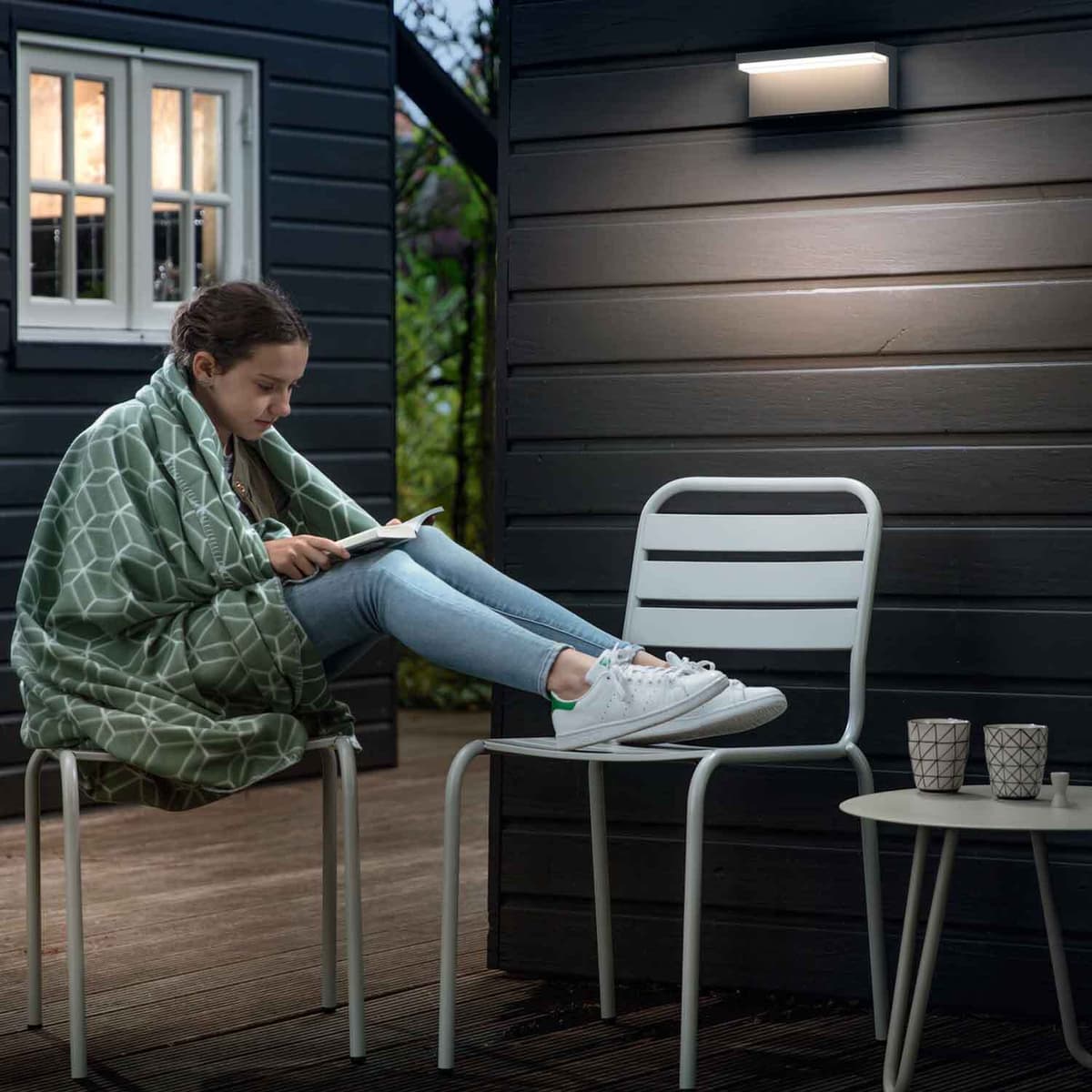 Philips myGarden Bustan seinävalaisin LED