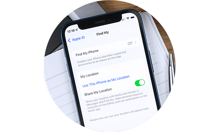 iPhone, jonka näytöllä Etsi iPhoneni-sovelluksen asetukset